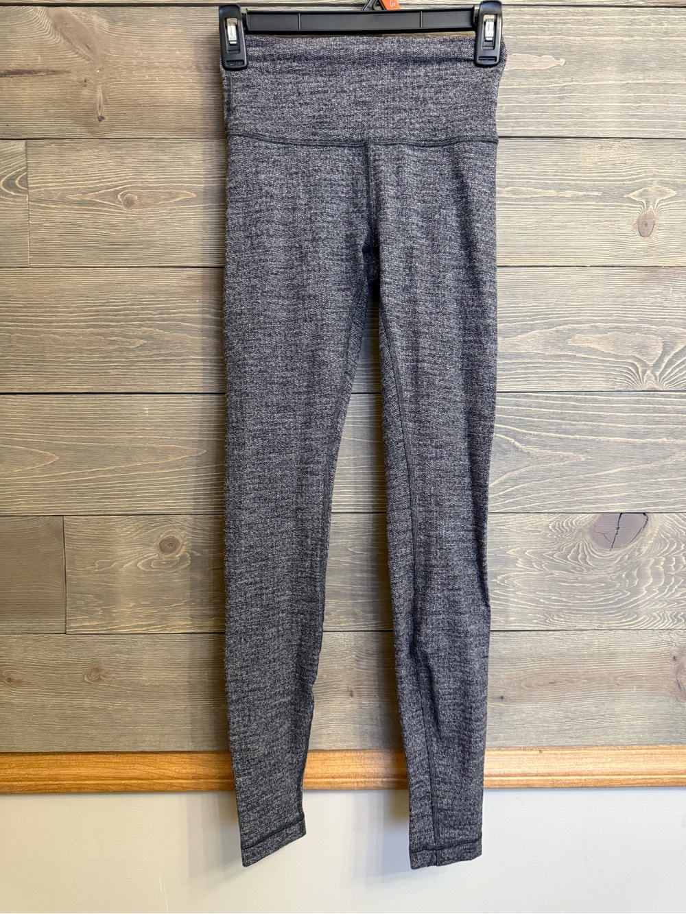 Lululemon full length grey leggings size (4)